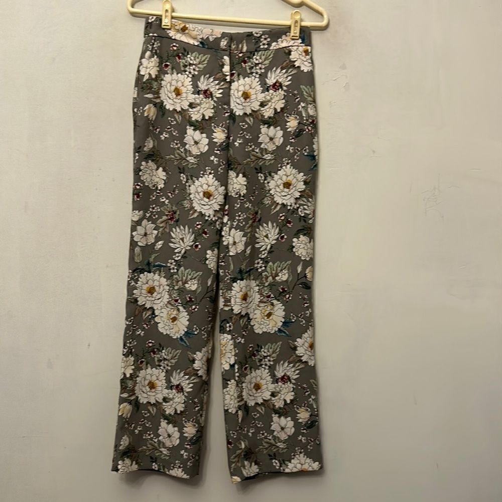 Zara Basic green floral pants Size XS